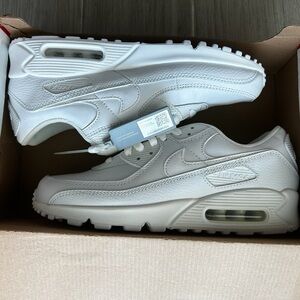 CLASSIC Nike Air Max 90 White Leather Sneakers